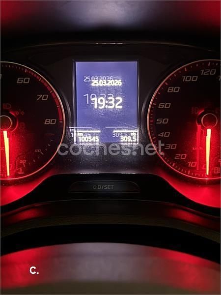 Usado Seat Ibiza Style 90 CV (66 kW) 2016 Rojo Berlina