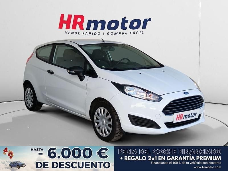 Blanco Usado 2015 Ford Fiesta Trend Utilitario | 7990 € (Buen precio) - Imagen 1/4