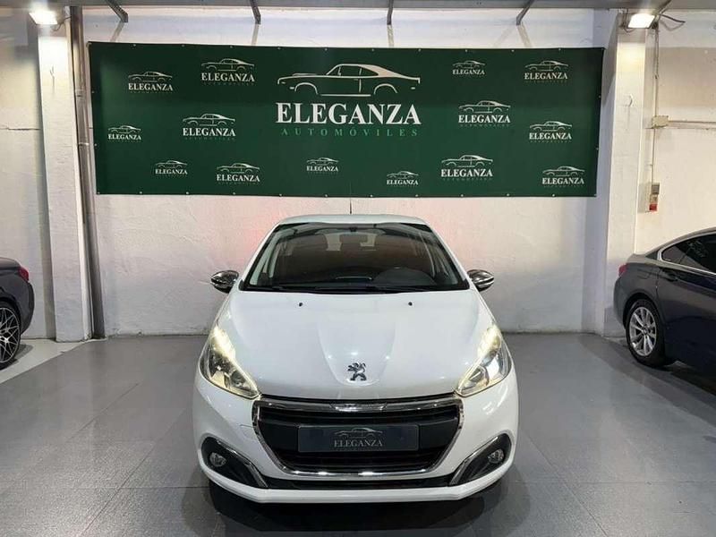 Usado Peugeot 208 Allure 110 CV (80 kW) 2018 Blanco Utilitario