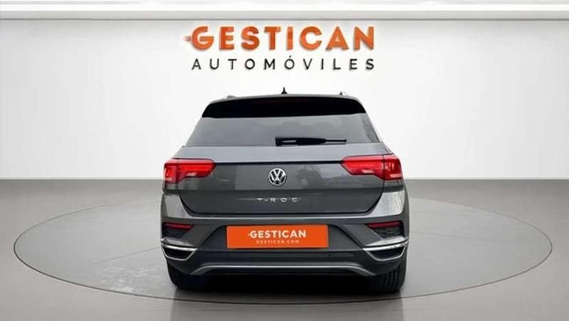 Usado VW T-Roc Advance 150 CV (110 kW) 2021 Gris SUV