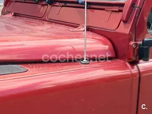Usado Land Rover Defender S 122 CV (89 kW) 2006 Granate Familiar