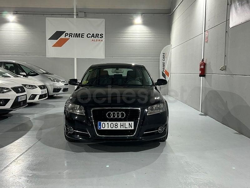 Usado Audi A3 Attraction 105 CV (77 kW) 2012 Negro Berlina