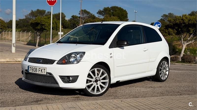 Blanco Usado 2007 Ford Fiesta ST Coupe | 4900 € (Precio justo) - Imagen 1/4
