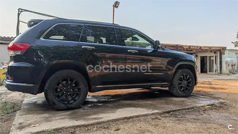Usado Jeep Grand Cherokee Summit 250 CV (183 kW) 2015 Negro SUV