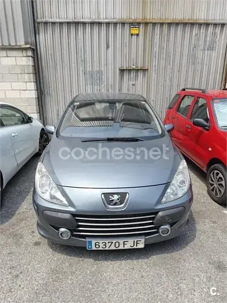 Usado Peugeot 307 110 CV (80 kW) 2006 Verde Berlina