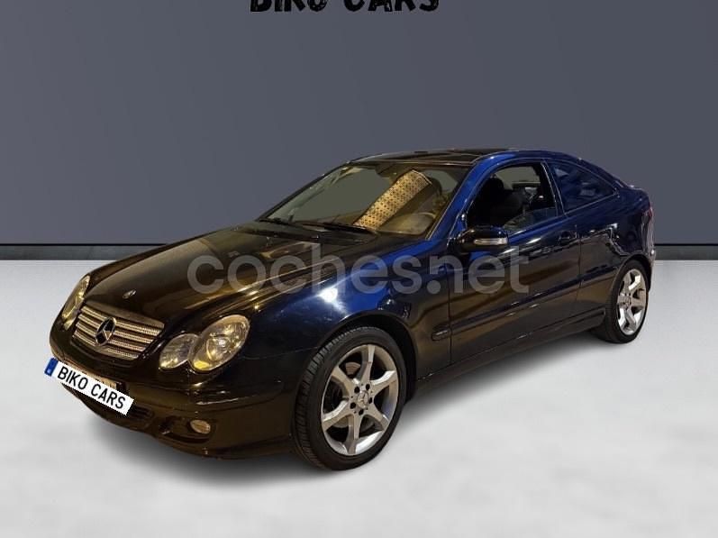 Negro Usado 2005 Mercedes C220 Berlina | 6199 € (Precio justo) - Imagen 1/4