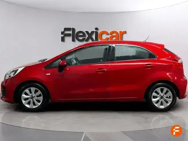 Usado Kia Rio 84 CV (61 kW) 2017 Rojo
