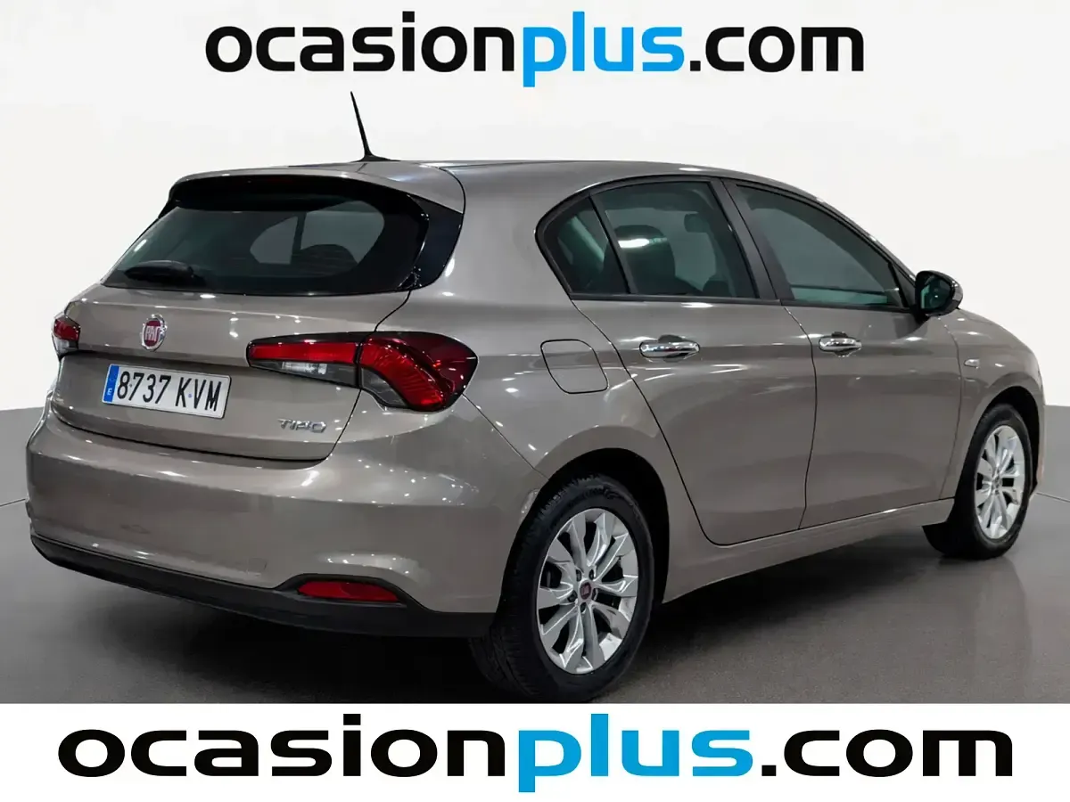 Usado Fiat Tipo Easy 95 CV (69 kW) 2019 Beige Berlina