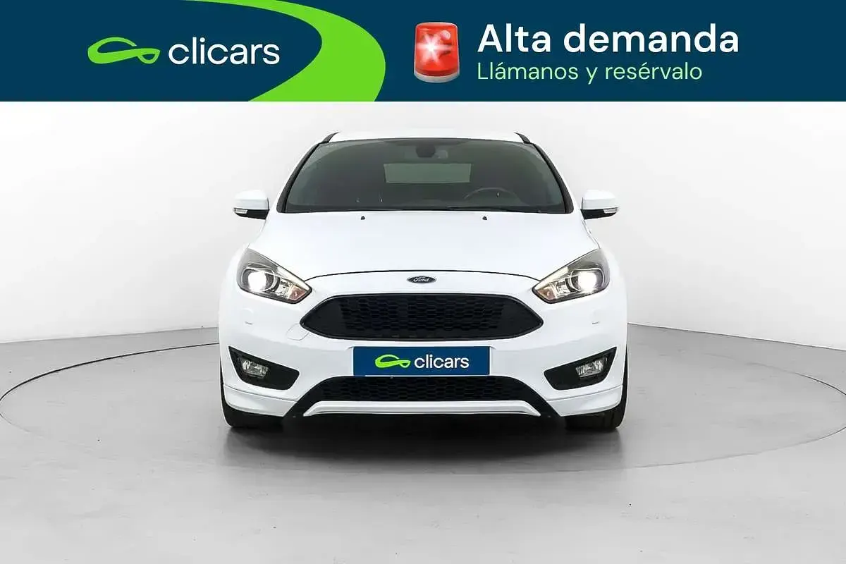 Usado Ford Focus ST-Line 182 CV (133 kW) 2017 Blanco Utilitario
