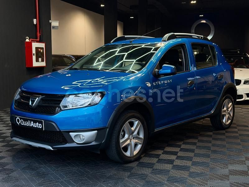 Usado Dacia Sandero Comfort 95 CV (69 kW) 2017 Azul Berlina