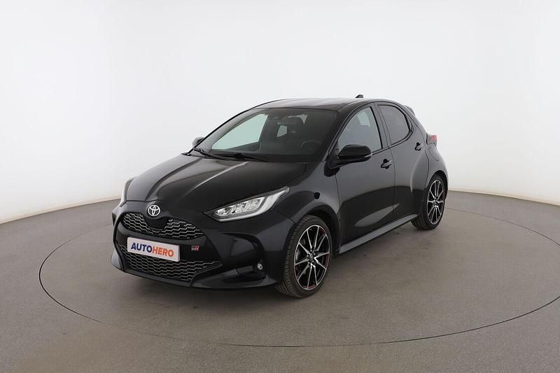 Negro Usado 2023 Toyota Yaris Hybrid Sport Utilitario | 22.899 € (Caro) - Imagen 1/3