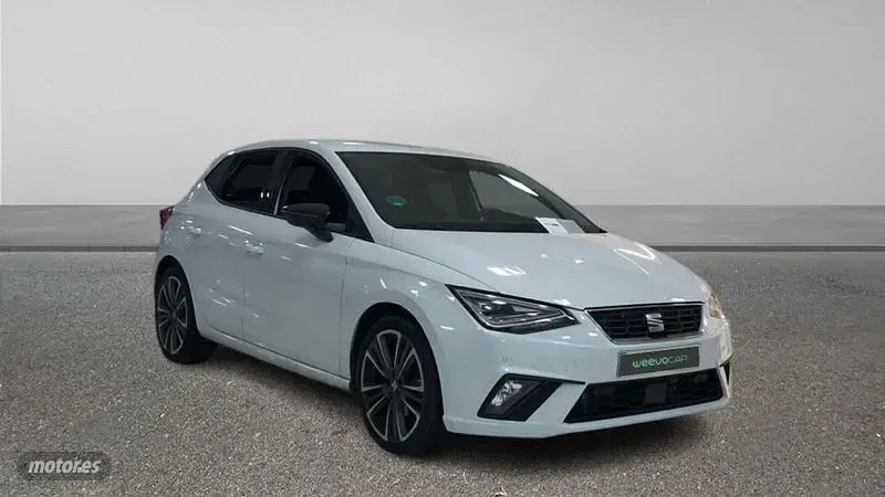 Usado Seat Ibiza FR 115 CV (84 kW) 2025 Blanco Utilitario