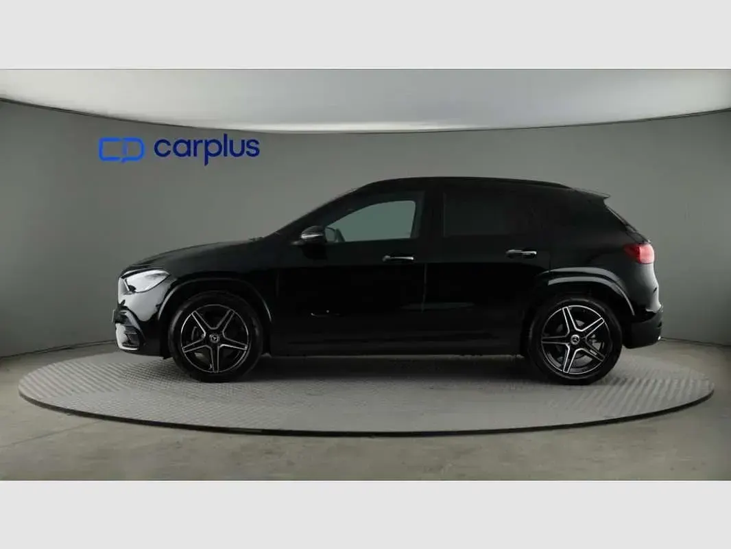 Usado Mercedes GLA200 163 CV (119 kW) 2023 Negro SUV