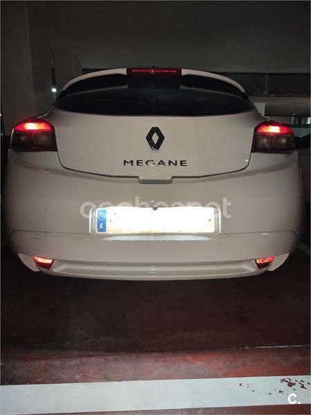 Blanco Usado 2011 Renault Mégane Dynamique Berlina | 4700 € (Buen precio) - Imagen 1/4
