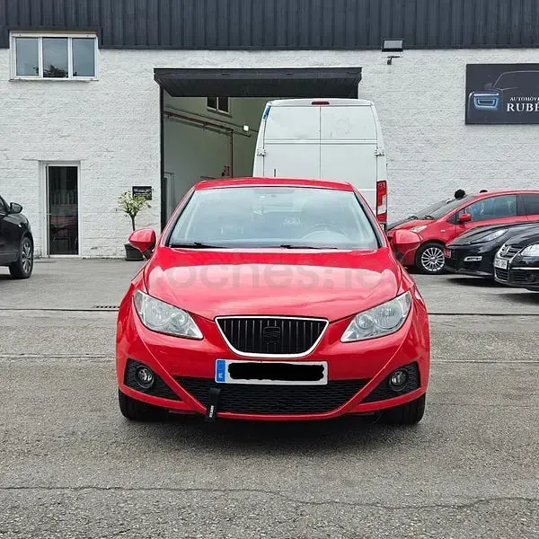 Usado Seat Ibiza Copa 105 CV (77 kW) 2011 Rojo Berlina