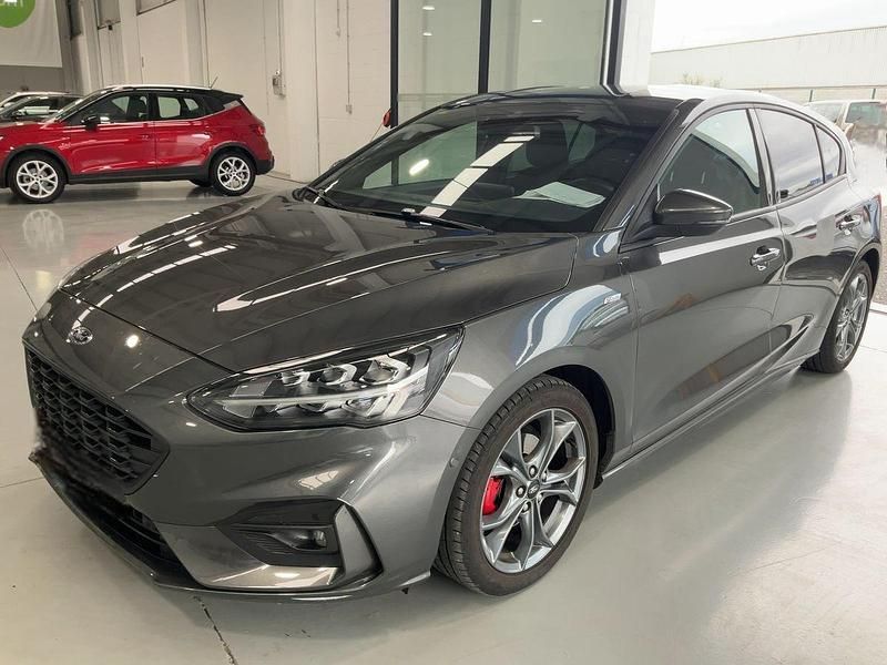 Usado Ford Focus ST-Line X 125 CV (91 kW) 2020 Gris Utilitario