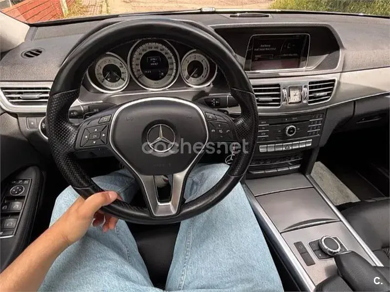 Usado Mercedes E220 Avantgarde 170 CV (125 kW) 2015 Gris / plata Berlina