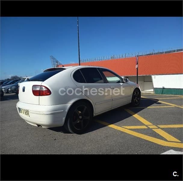 Blanco Usado 1999 Seat Leon Utilitario | 2200 € (Precio justo) - Imagen 1/4