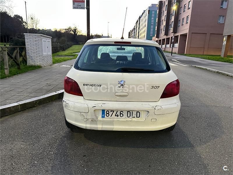 Usado Peugeot 307 110 CV (80 kW) 2005 Blanco Berlina
