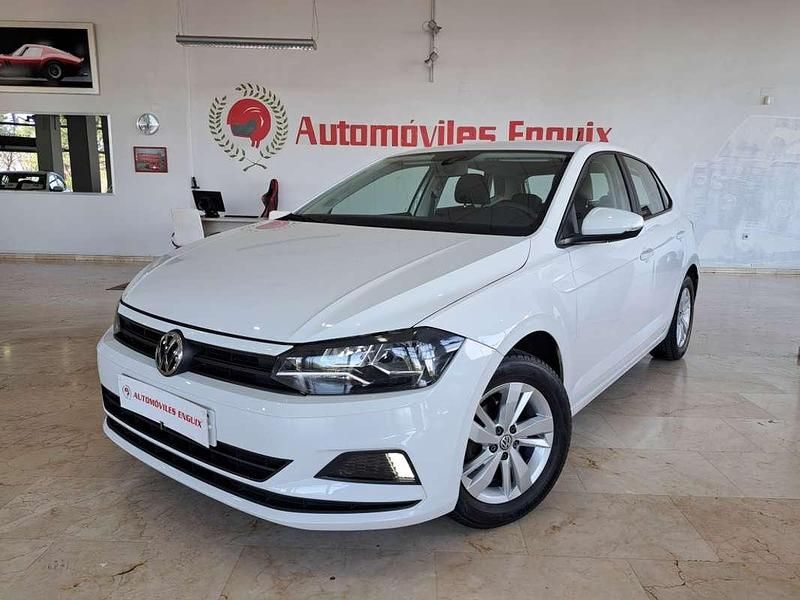Używany VW Polo Edition 75 KM (55 kW) 2018 Biały Sedan/Limuzyna