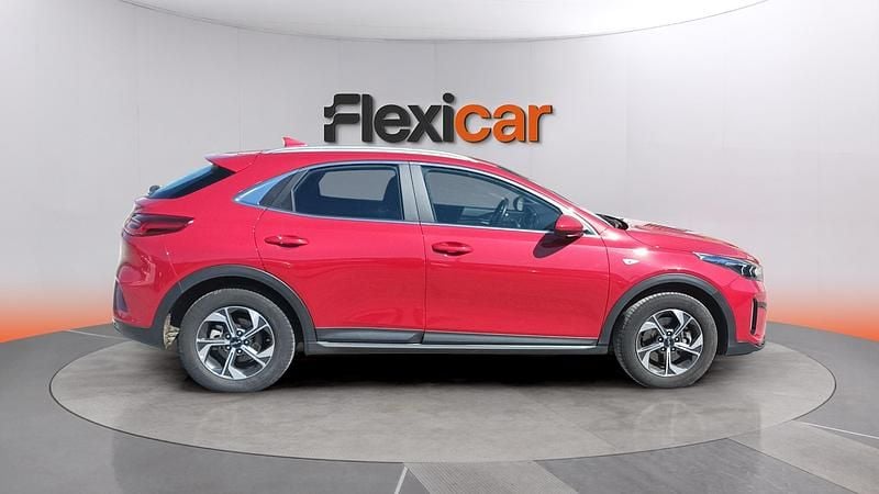 Usado Kia XCeed 101 CV (74 kW) 2024 Burdeos SUV