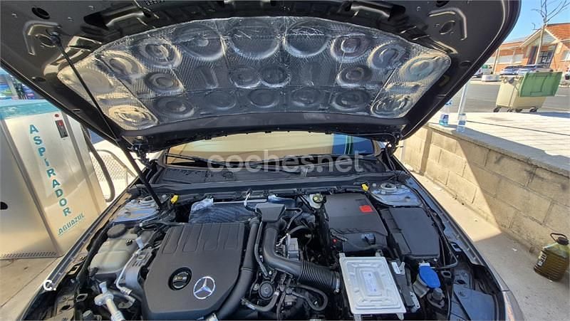 Usado Mercedes A180 122 CV (89 kW) 2019 Gris / plata Berlina