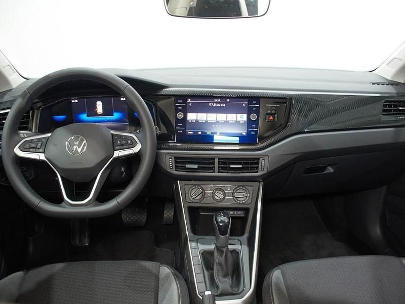 Używany VW Polo Life 110 KM (80 kW) 2023 Szary Sedan/Limuzyna