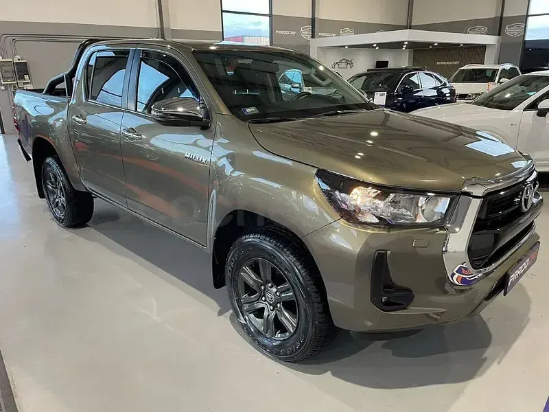 Nuevo Toyota HiLux 204 CV (150 kW) 2025 Beige Pickup/Camioneta