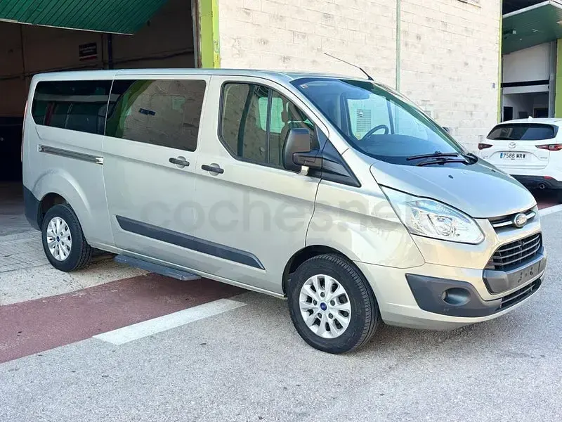 Usado Ford Tourneo Titanium 125 CV (91 kW) 2014 Beige Monovolumen