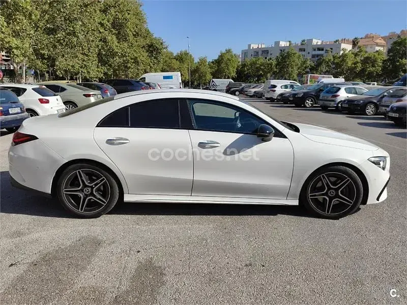 Usado Mercedes CLA200 150 CV (110 kW) 2024 Blanco Coupe