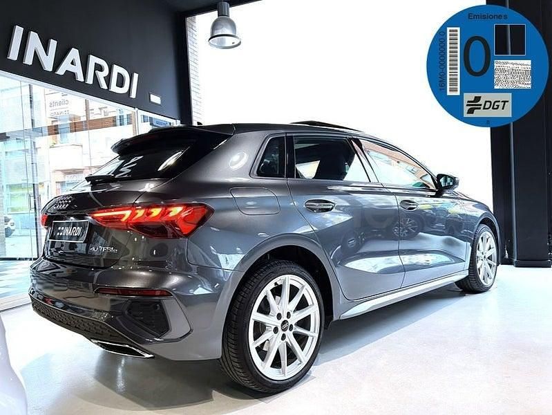Usado Audi A3 S-Line 204 CV (150 kW) 2022 Gris / plata Berlina