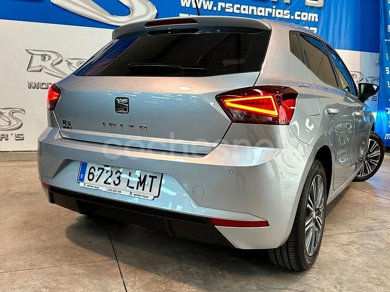 Usado Seat Ibiza XCELLENCE 110 CV (80 kW) 2021 Gris / plata Berlina