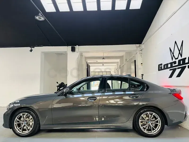 Usado BMW 330 Comfort Edition 258 CV (189 kW) 2019 Gris / plata Berlina