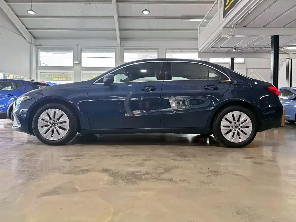 Usado Mercedes A250 218 CV (160 kW) 2022 Azul Berlina