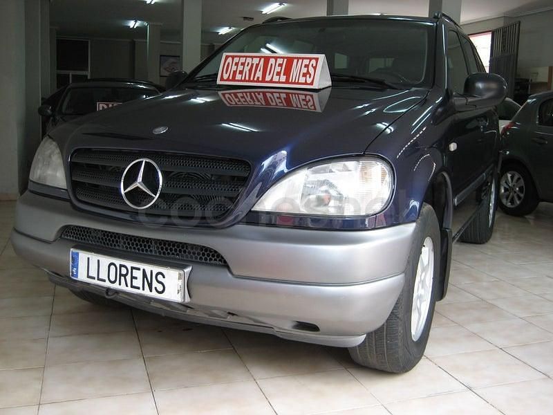Usado Mercedes ML320 218 CV (160 kW) 1999 Azul SUV