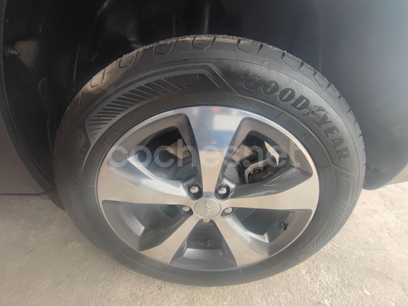 Usado Jeep Cherokee Overland 195 CV (143 kW) 2019 Negro SUV