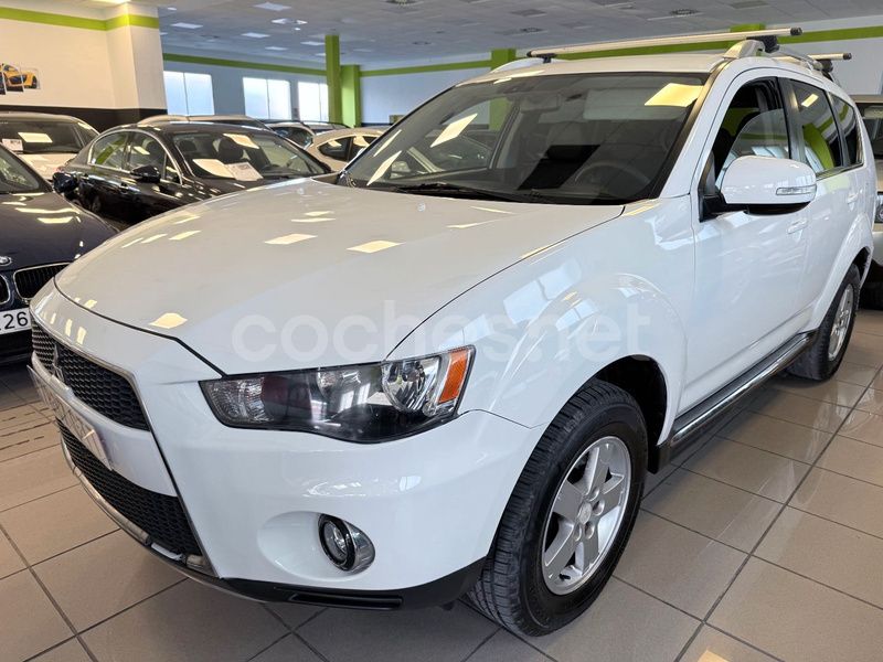 Blanco Usado 2010 Mitsubishi Outlander SUV | 9990 € - Imagen 1/4