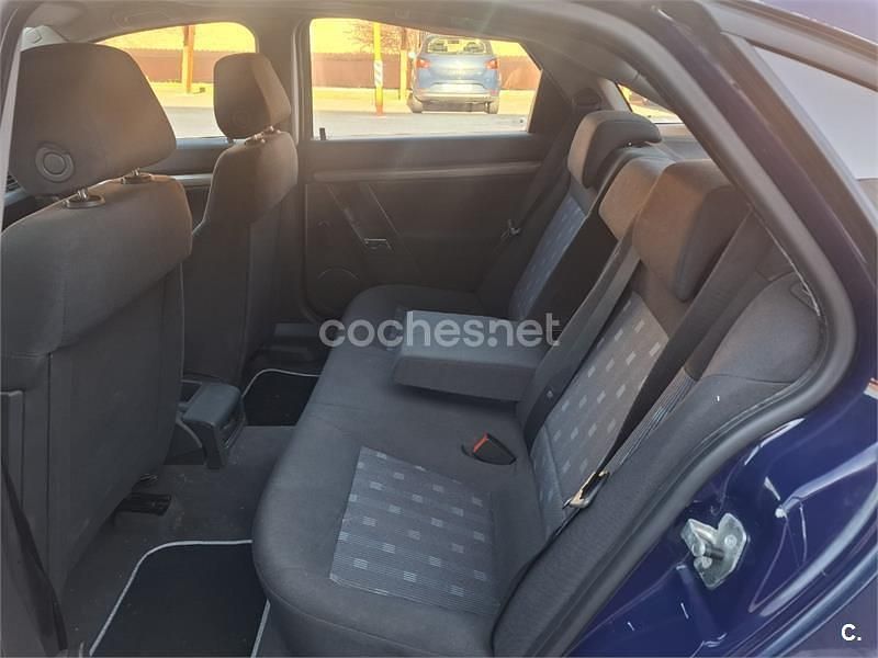 Usado Opel Vectra Elegance 100 CV (73 kW) 2007 Azul Berlina