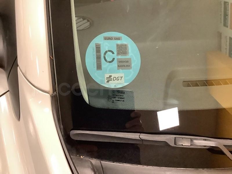 Usado Kia Stonic 100 CV (73 kW) 2018 Blanco SUV