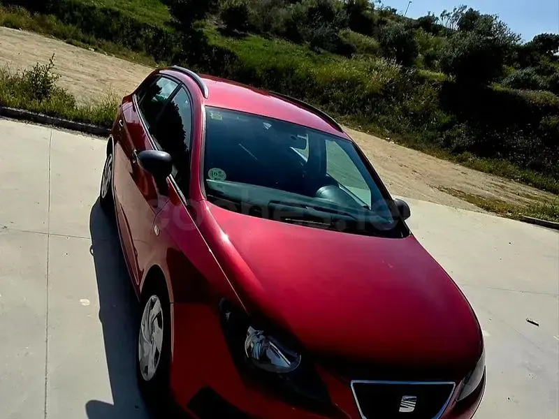 Usado Seat Ibiza ST Reference 75 CV (55 kW) 2010 Granate Familiar