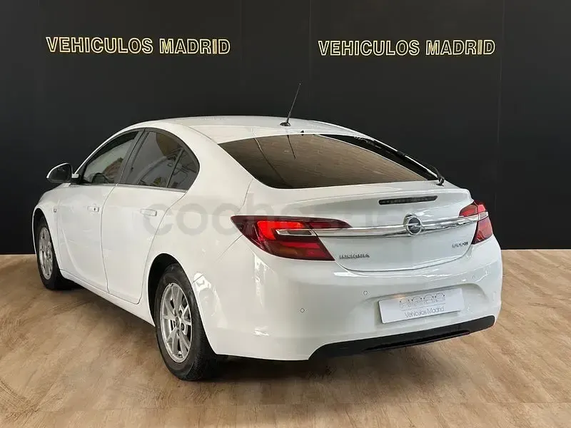Usado Opel Insignia Business 140 CV (102 kW) 2014 Blanco Berlina