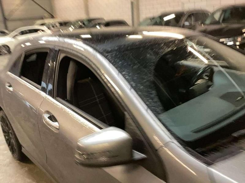 Usado Mercedes A200 Style 136 CV (100 kW) 2015 Gris Utilitario