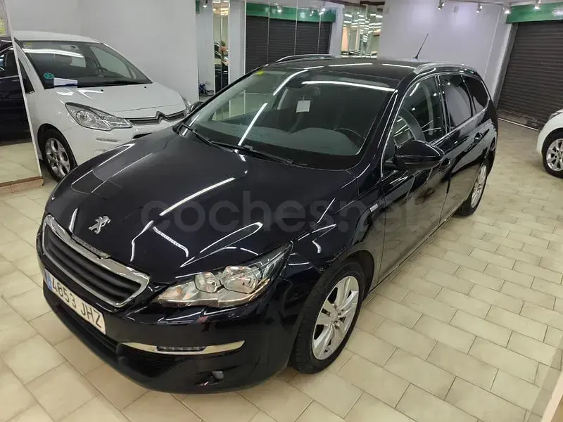 Usado Peugeot 308 SW Style 130 CV (95 kW) 2016 Azul Familiar
