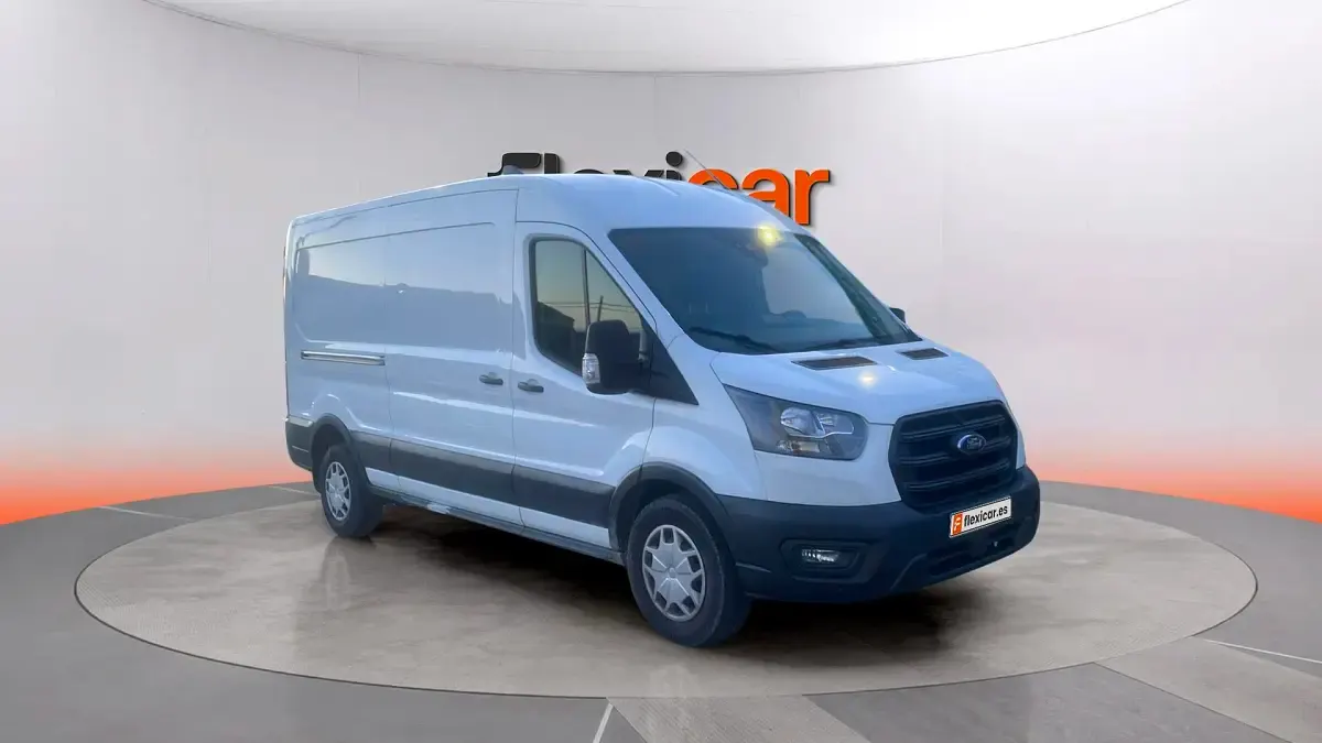 Käytetty Ford Transit Trend 131 HP (96 kW) 2023 Van