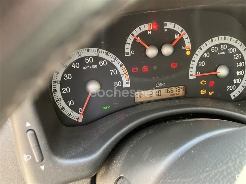 Usado Fiat Punto 80 CV (58 kW) 2003 Azul Utilitario