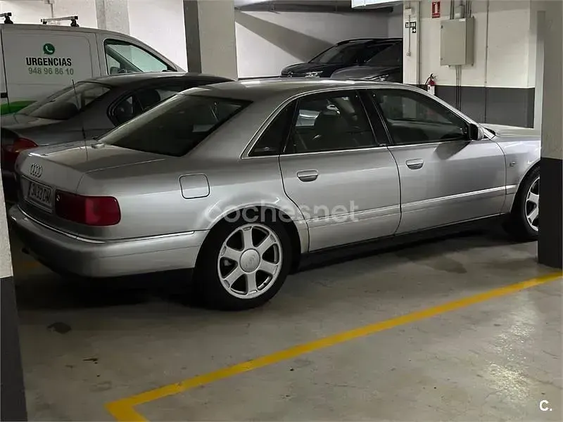 Usado Audi A8 225 CV (165 kW) 2002 Gris / plata Berlina