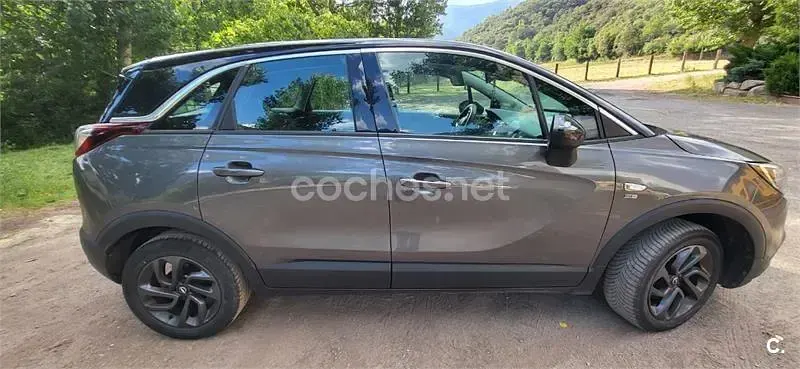 Usado Opel Crossland X 110 CV (80 kW) 2019 Negro SUV
