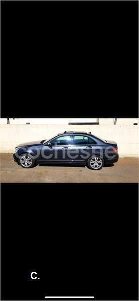 Usado Mercedes C220 Avantgarde 150 CV (110 kW) 2007 Gris / plata Berlina