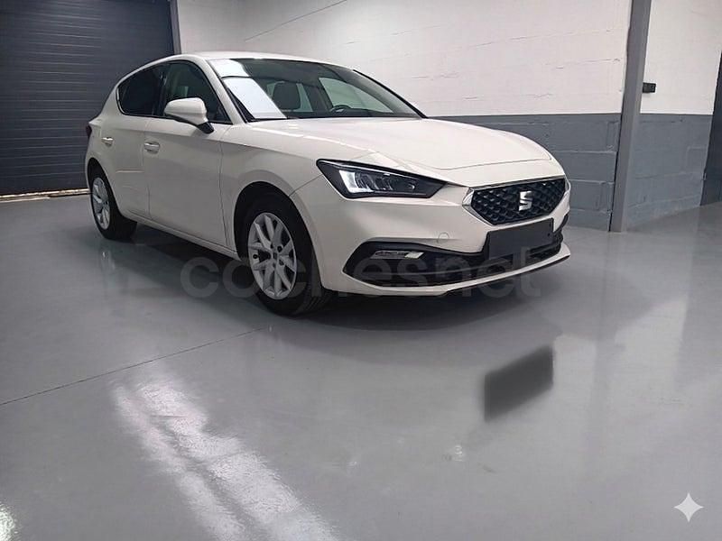 Usado Seat Leon Style 115 CV (84 kW) 2021 Blanco Berlina