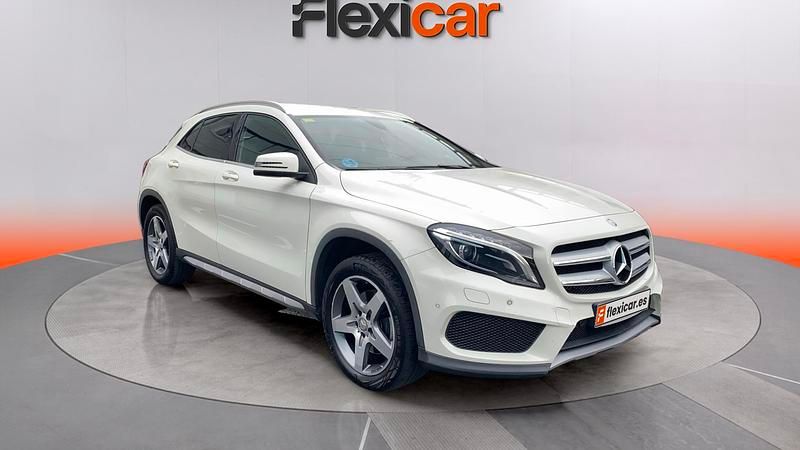 Usado Mercedes GLA200 AMG line 136 CV (100 kW) 2016 Blanco SUV